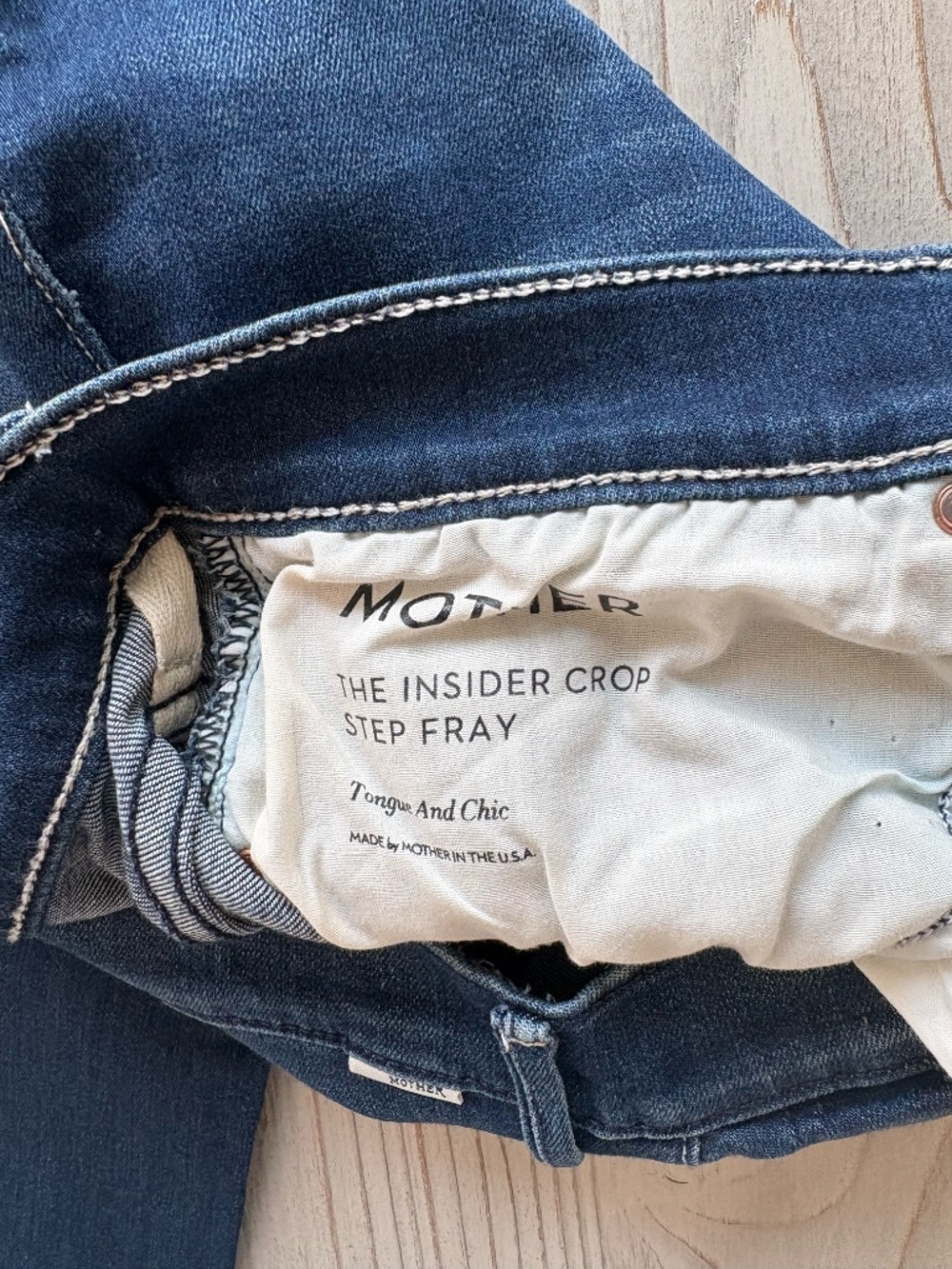 MOTHER The Insider Crop Frayed Tounge and Chic Dark Denim Jeans Size 34 - Picture 9 of 9